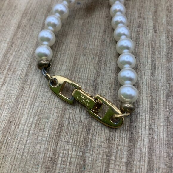 Napier Vintage Faux Pearl Single Strand Choker Gold Tone Necklace - Picture 5 of 7